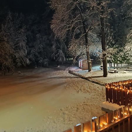Deja Vu Szallas & Rendezveny Zirc Dış mekan fotoğraf