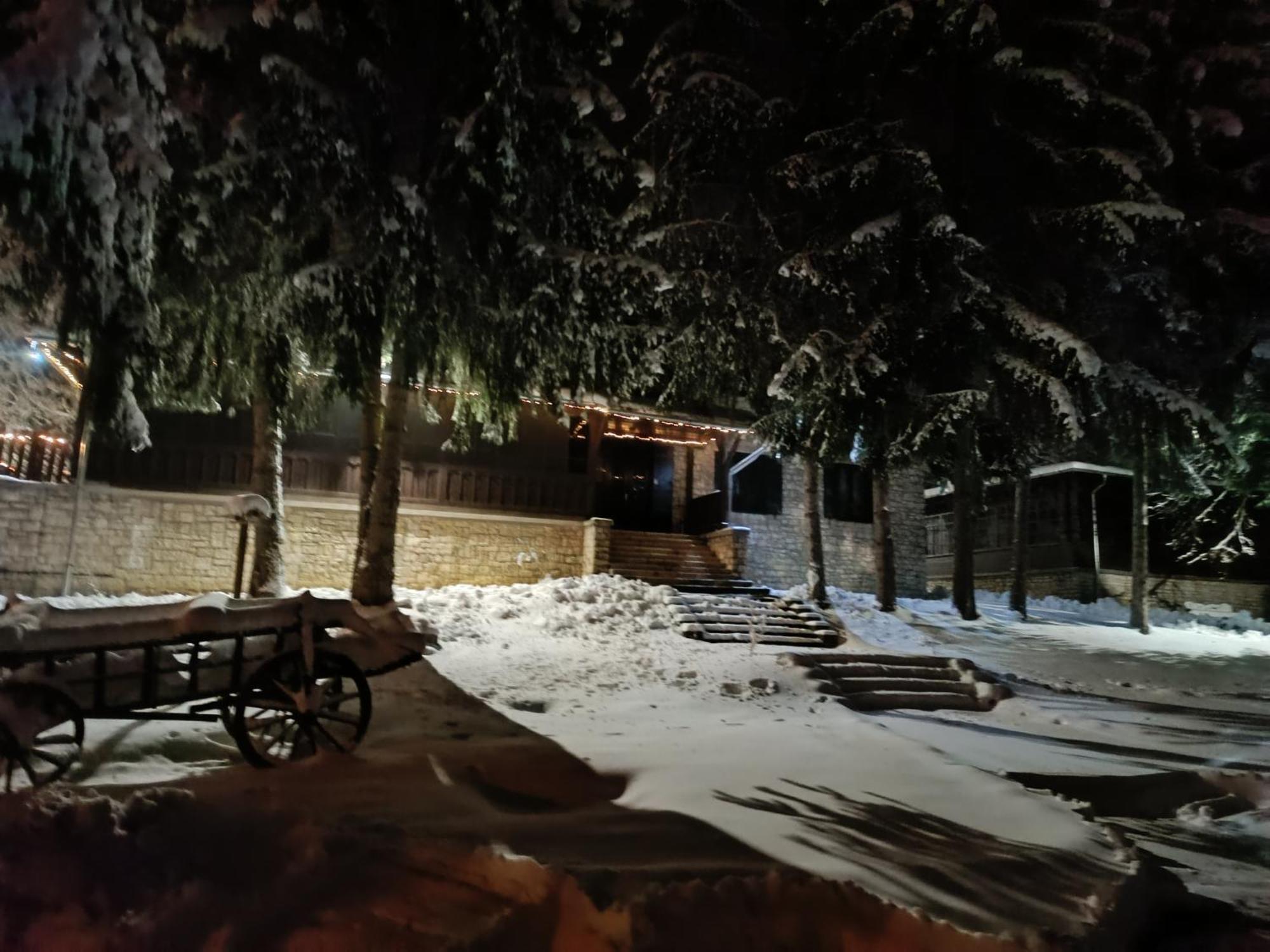Deja Vu Szallas & Rendezveny Zirc Dış mekan fotoğraf